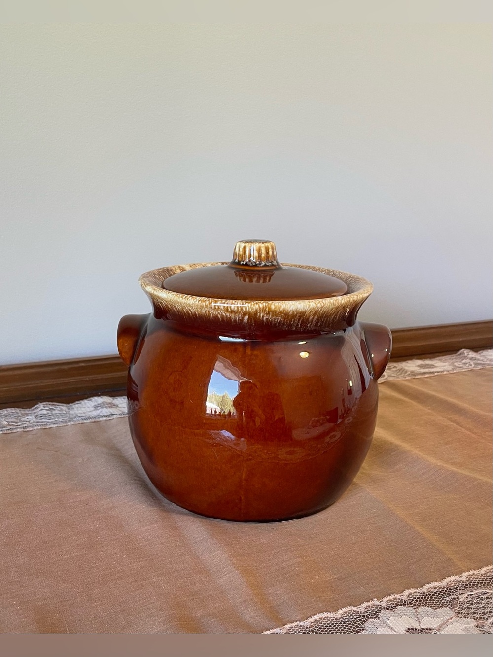 Vintage Hull Pottery Bean Pot & Lid - Hull Oven Proof USA